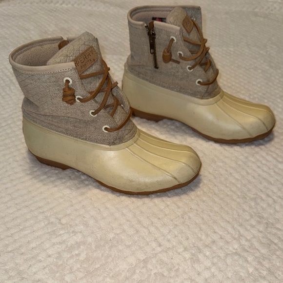 🥾 Sperry Saltwater Duck Boots – Off-White & Light Gray Wool, Size 6 - Picture 1 of 13